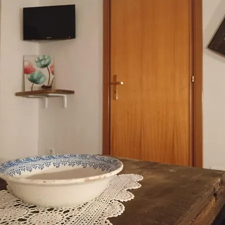 Bed And Breakfasts La Casetta B&B 테라노바 디 폴리노