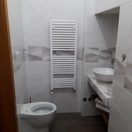 B&B Bed And Breakfasts La Casetta 테라노바 디 폴리노